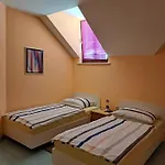 Bed & Breakfast Cehovin 3*