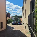 Bed & Breakfast Cehovin 3*