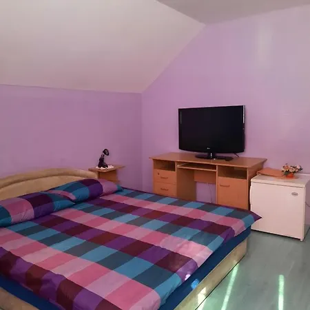 Frühstückspension Cehovin Postojna