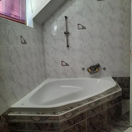 Frühstückspension Cehovin 3*