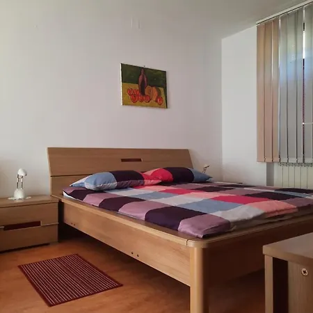Cehovin לינה וארוחת בוקר פוסטוינה