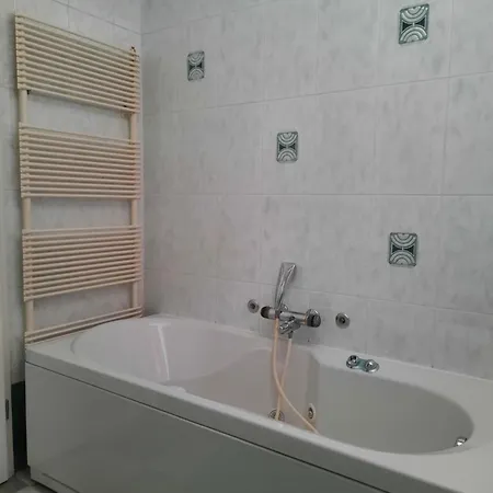 Cehovin Frühstückspension Postojna