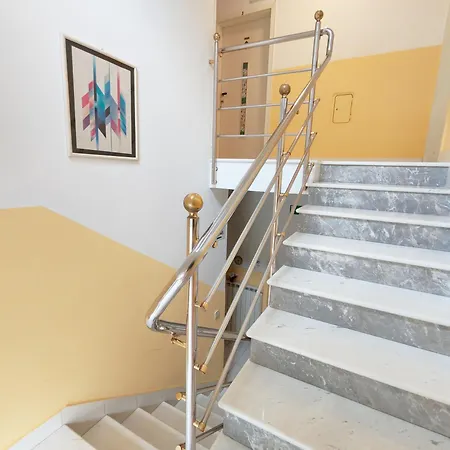 Cehovin Oda ve Kahvaltı 3*