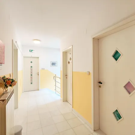 Oda ve Kahvaltı Cehovin 3*