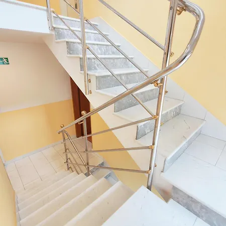 Cehovin Oda ve Kahvaltı Postojna