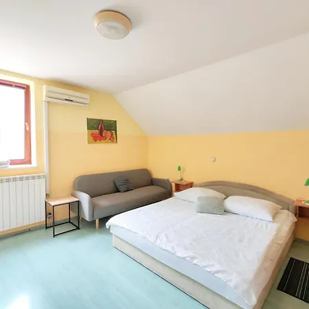 Oda ve Kahvaltı Cehovin Postojna
