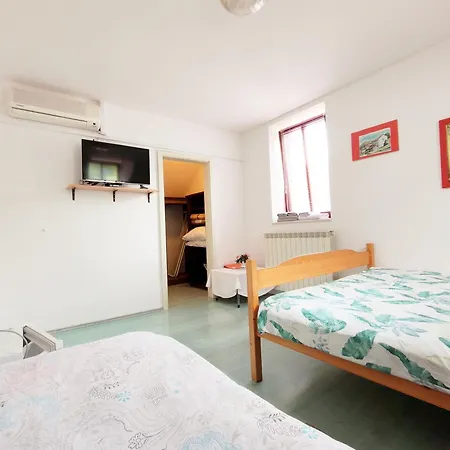 Cehovin Oda ve Kahvaltı Postojna