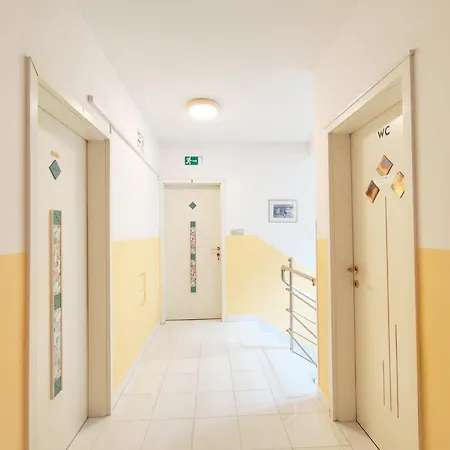 Oda ve Kahvaltı Cehovin
